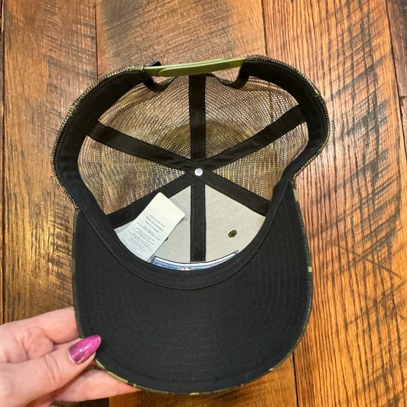 Patagonia P-6 Logo LoPro Trucker Hat Camo Green Adjustable Snapback - Picture 6 of 9